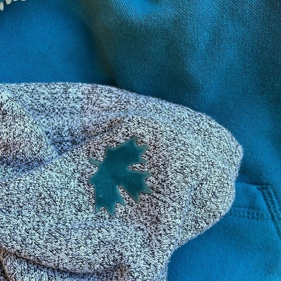 Roots kids size youth medium zip hoodie slightly cropped at bottom - Picture 9 of 11